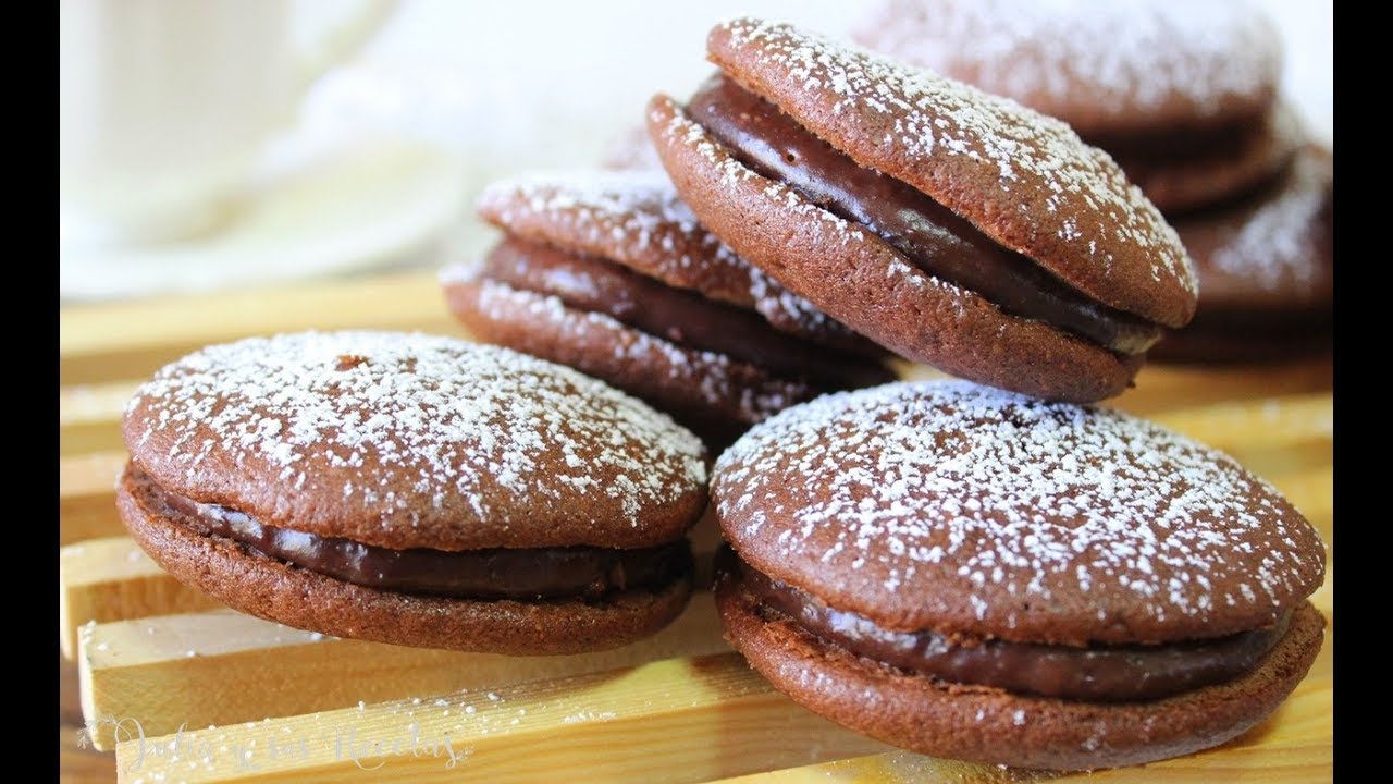 Cómo hacer whoopies de chocolate. LOS ORIGINALES Y MÁS RICOS - YouTube