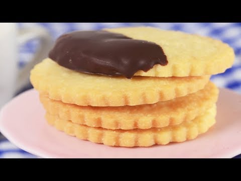 ቪዲዮ: Shortbread ኩኪዎችን በክሬም እና በሬቤሪ ጃም