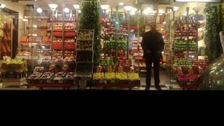 فكهاني برتبة جواهرجي، من أشهر محلات الفاكهة في الإسكندرية