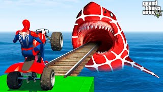 يركب الرجل العنكبوت على دراجة رباعية الدفع   SpiderMan on an ATV rides into the jaws of Megaloden