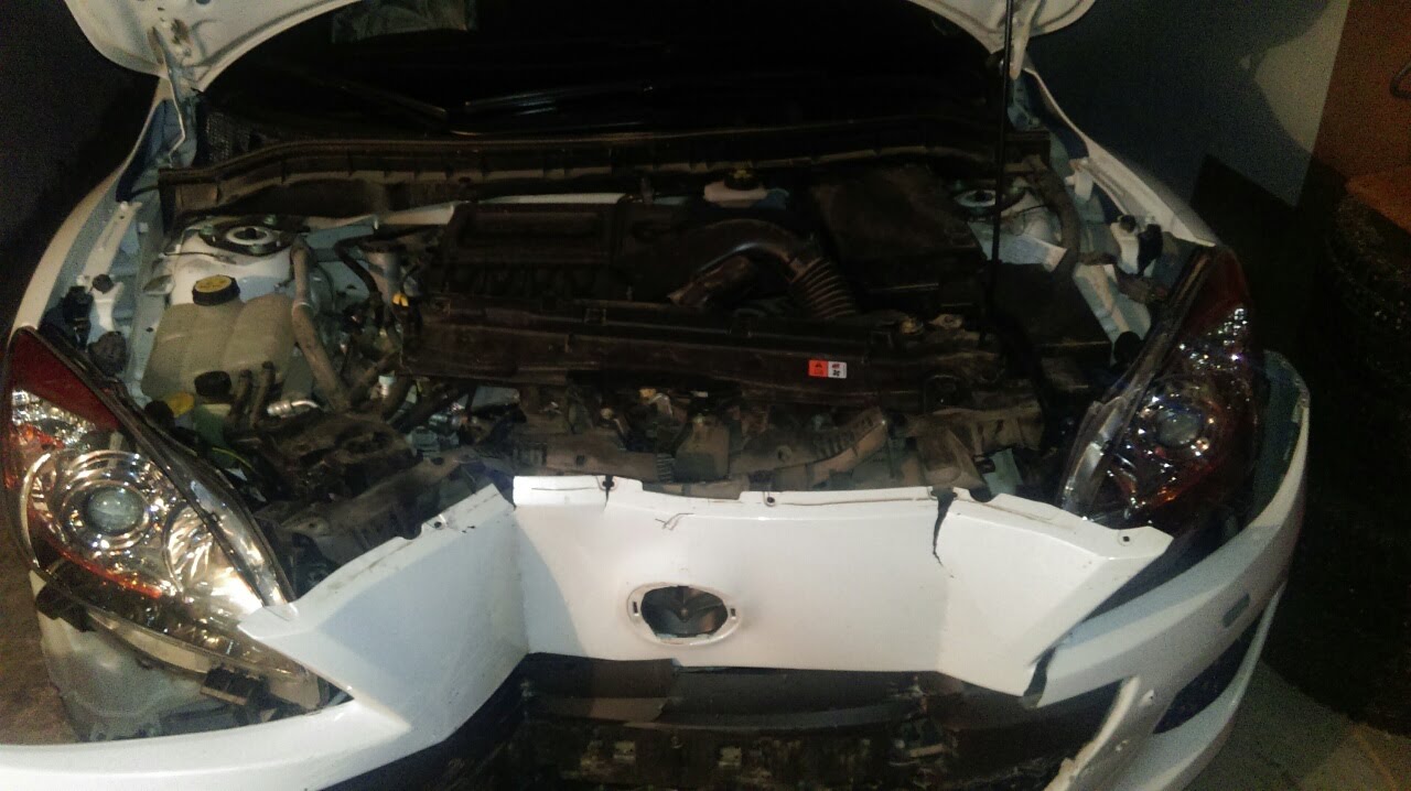 Mazda 3 Лобовой удар ремонт двигателя  рихтовка пайка пластика покраска трехслойный перламутр