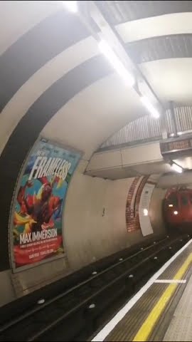 waveing at bakerloo line train driver and seeing what he does - YouTube