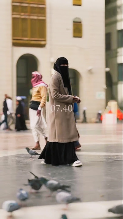 LIVING IN MEDINA, JUST EATING AND WAITING FOR PRAYER TIMES