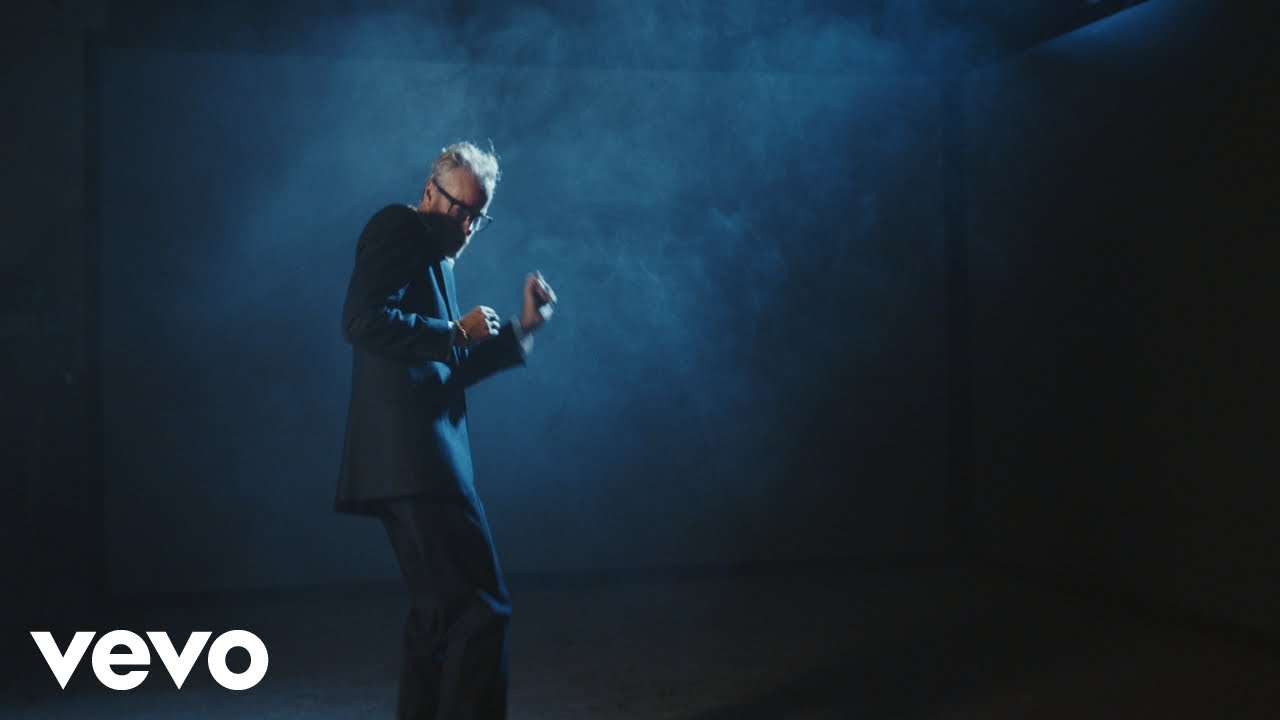 Matt Berninger lança videoclipe intimista de One More Second