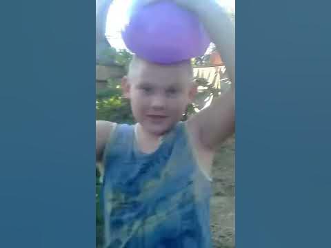 Взорвал шарик на голове - YouTube