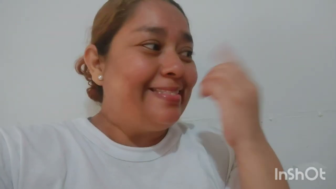 Poniendo papel tapiz para mi mesa y al final no se pudo cambio de planes 💔l