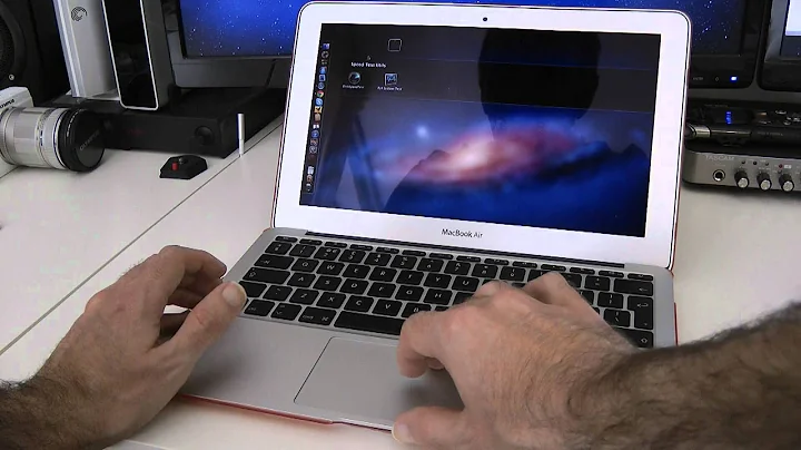 MacBook Air 2011 11インチ レビュー：高速で軽量なノートブック