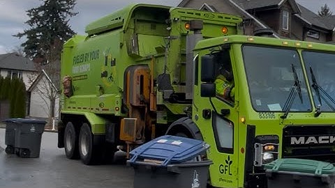 GFL Mack LR Labrie automizer on recycling 