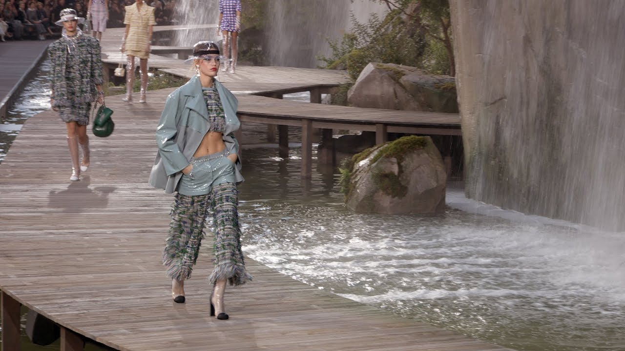 Spring Summer 2018 Ready to Wear Show  CHANEL Shows