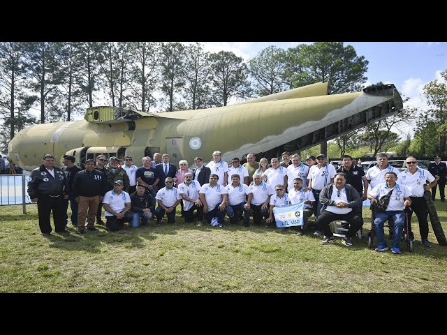 Homenaje a los ex combatientes en el Cenotafio de Pilar