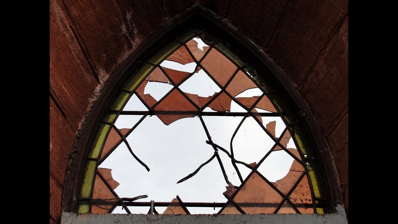 разбитые витражи