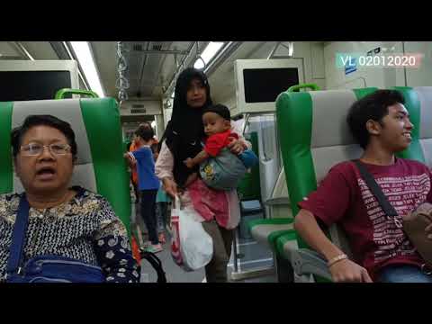 Jalan - jalan Naik Kereta Api Bandara Internasional Adi ...