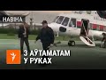 Лукашэнка прыляцеў у Палац Незалежнасьці з аўтаматам | Лукашенко с автоматом прилетел на вертолёте