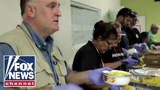 Jose Andres feeds workers furloughed by partial government shutdown