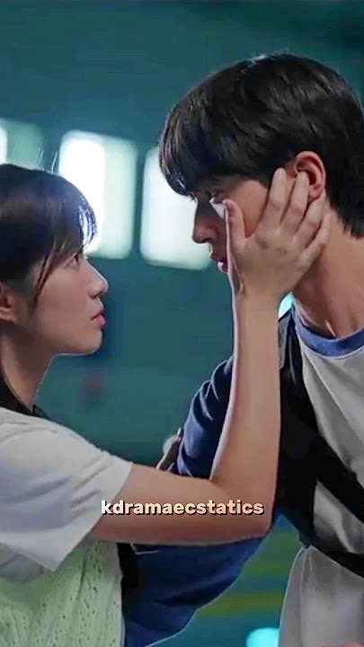 First kiss 😘 he confessed his love 😍 Lovely runner #shorts #kdrama#byeonwooseok#kimhyeyoon #ytshorts