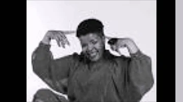 GIRLIE MAFURA - JIJKIJELA (AMAIZING DANCES OF AFRICA)