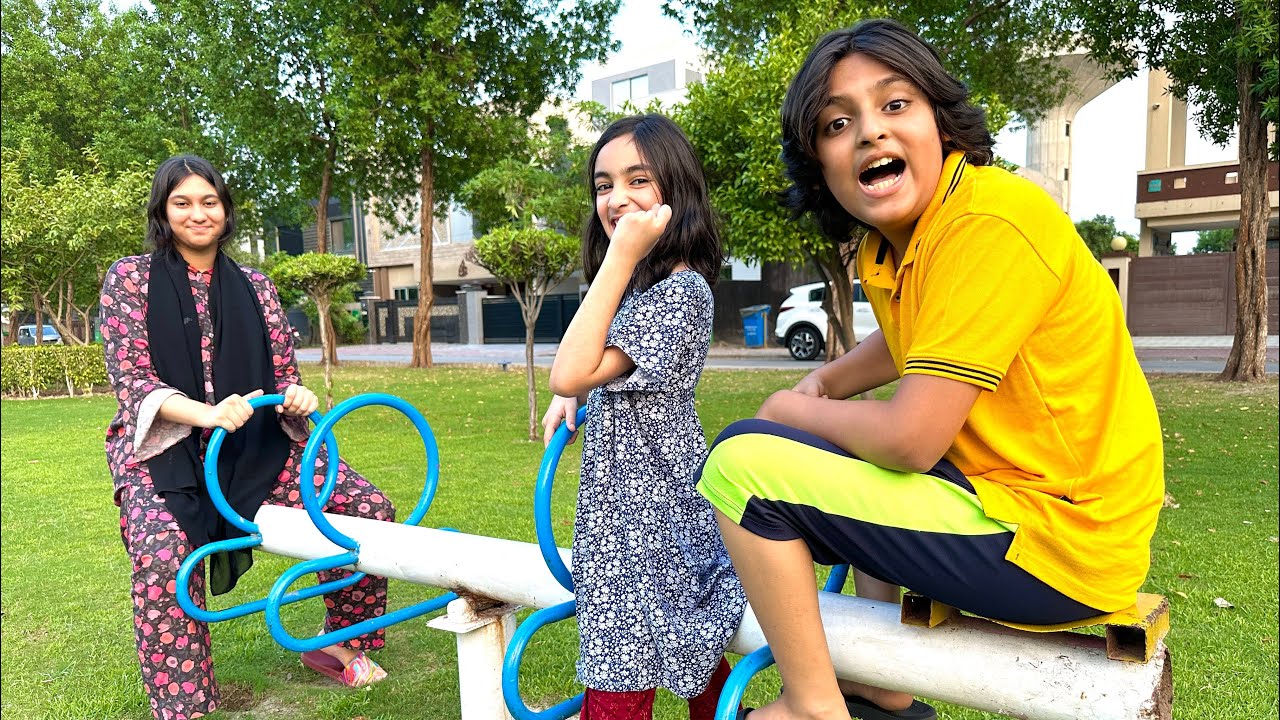 Time To Fun In Park || Kis Kis Ne Jhulay Liay @MUSATANVEER