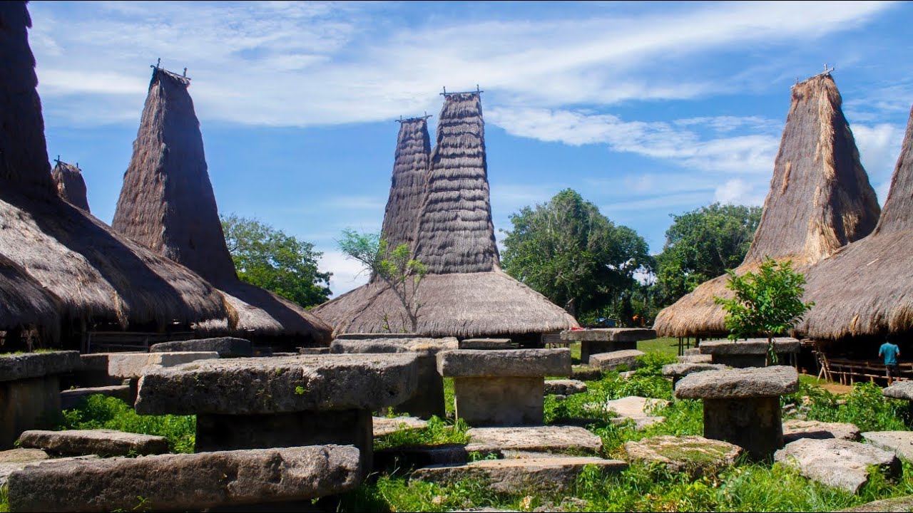 Wisata Budaya dan Alam Ratenggaro, Sumba Barat Daya 