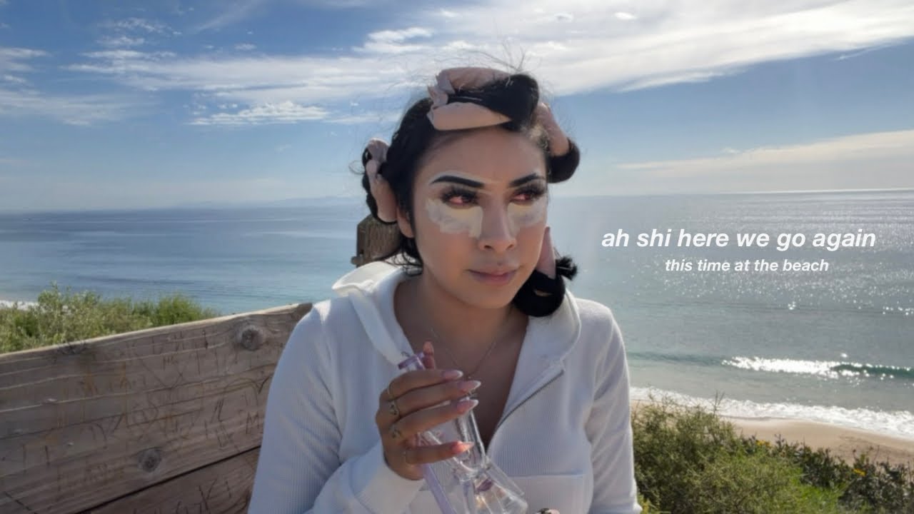 выцветший рост на пляже