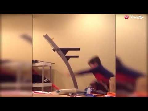 try-not-to-laugh-watching-funny-baby-video-compilation-octobre-2017-pt.6-vin