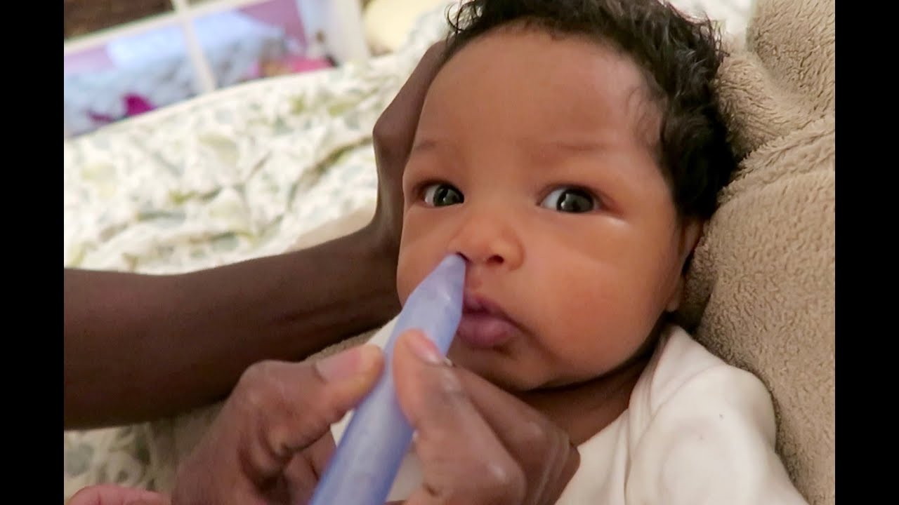 NEWBORN MEETS NOSEFRIDA! - YouTube