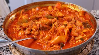 Spicy stir-fried pork and kimchi (Dwaeji-kimchi duruchigi: 돼지김치 두루치기)