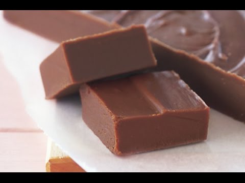 Quick and Easy Chocolate Fudge (DANGER: CHOCOHOLICS BEWARE!) - RECIPE