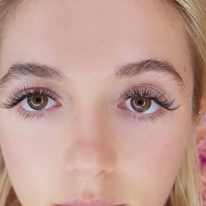 Babydoll Full Set of Eyelash Extensions (Varsity Lakes)