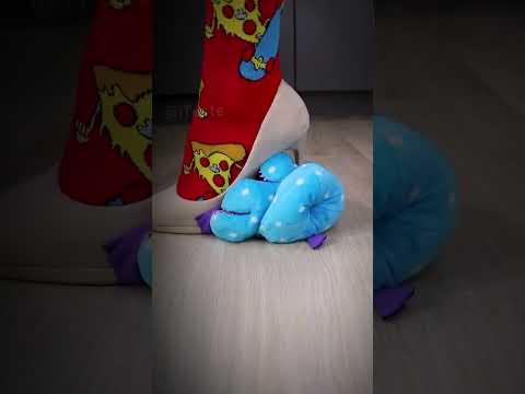 Experiment High Heels vs M&M’s candy in Balloon 🎈