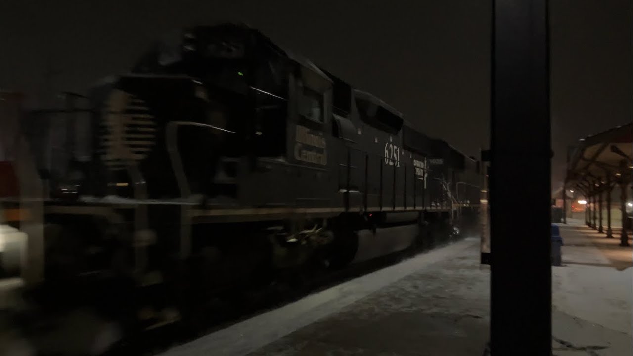 CN M336 W/5 EMDs including IC 6251 @ Lake Villa. 