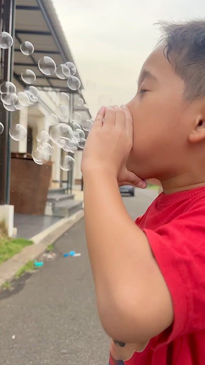 Keizo is annoyed that he can't make soap balloons in the end⁉️