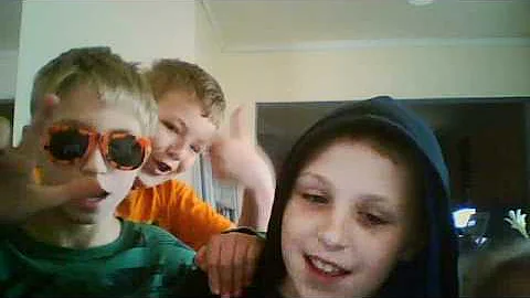 danny bacon's Webcam Video from April 22, 2012 06:...