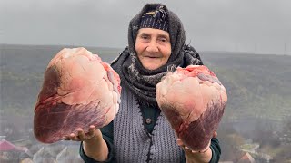 A RAINY DAY IN THE VILLAGE | GRANDMA COOKING 4 HUGE BULLS HEARTS | CARROT PICKLES