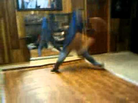Andee Thor aka Bboy Wyld (busting 90/Windmill/Headspin)