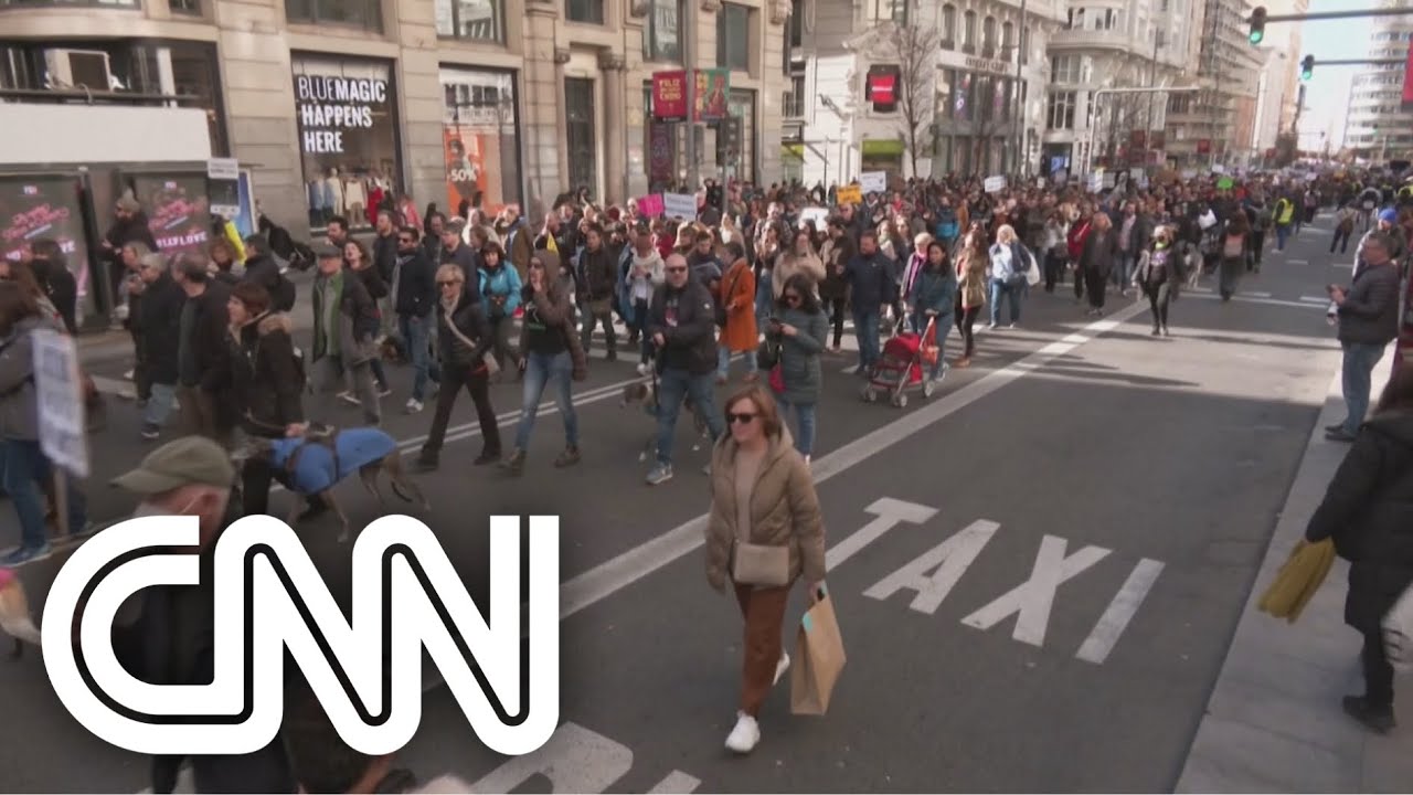 Manifestantes pedem fim de caça com cães na Espanha | CNN PRIME TIME