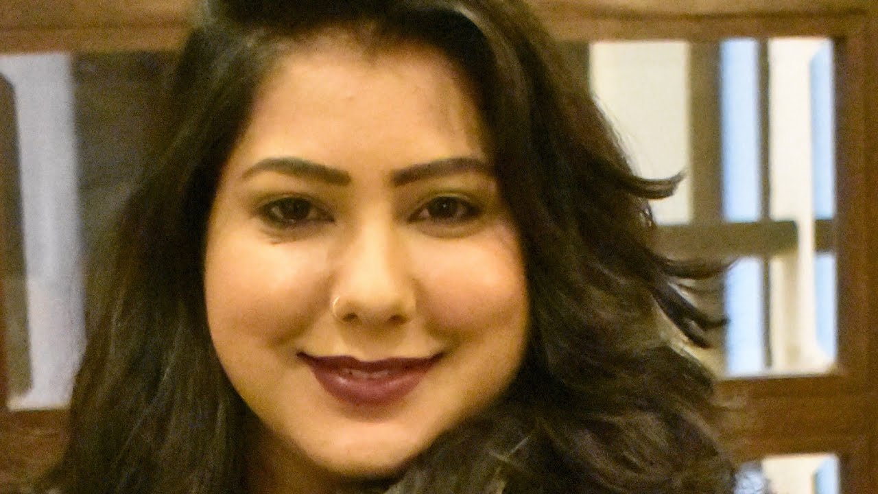 Unsa Kiani is back to YouTube.