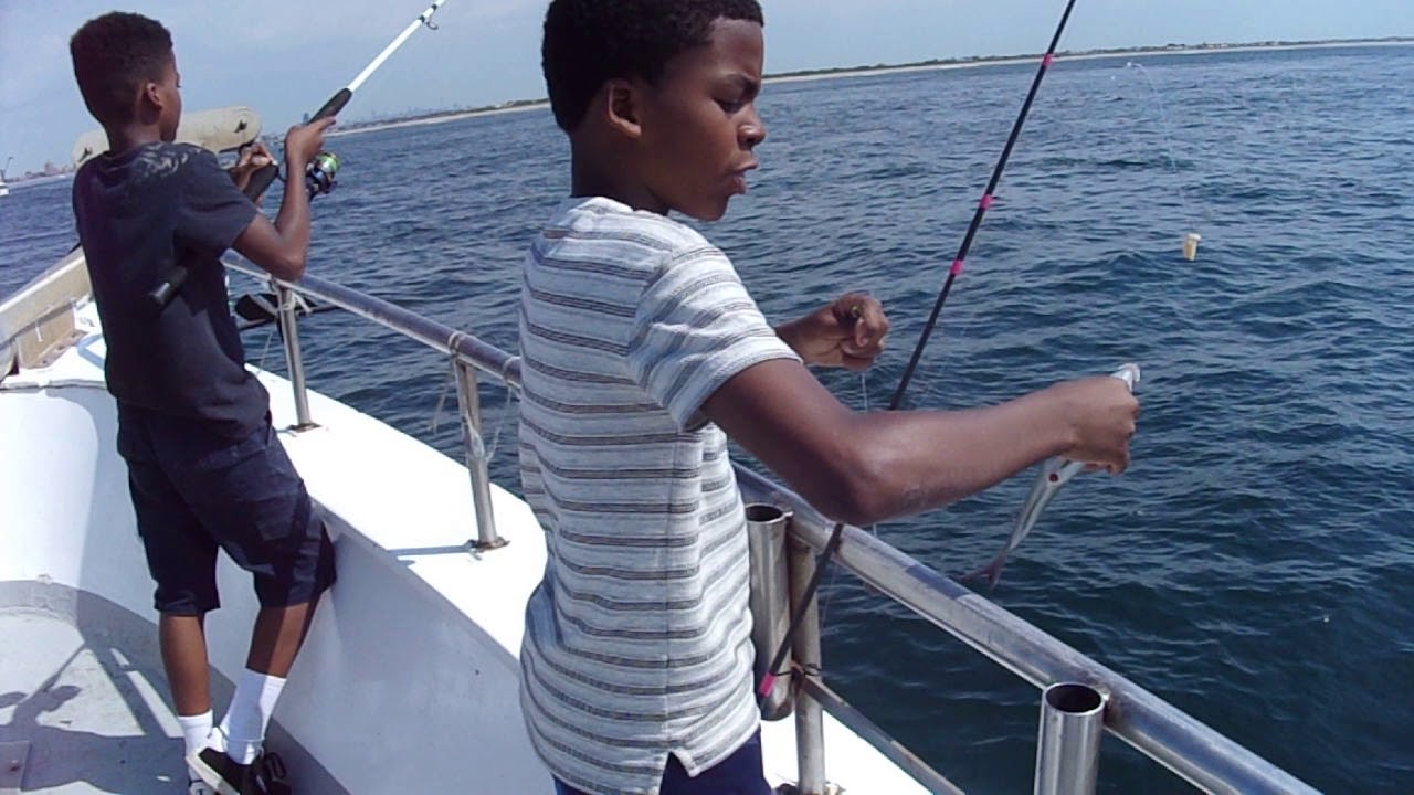 Aziz Fish Fishing the Ocean Eagle with Aziz and Rahman - YouTube