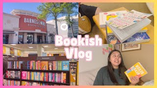 A Bookish Vlog: Barnes & Nobles,5-star read, TBR list, and more!