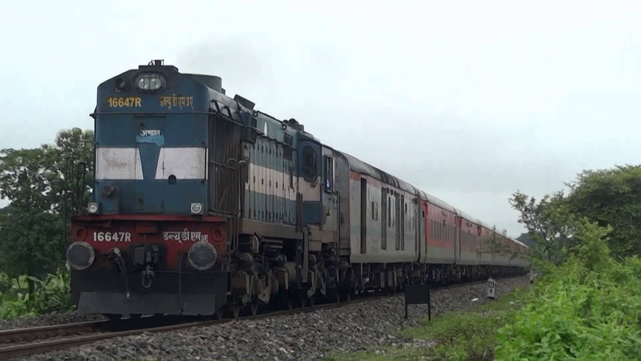 [IRFCA] UDL Alco WDM3A blast with Yesvantpur AC Superfast at 110 KMPH