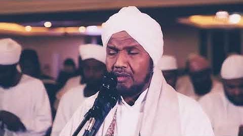وإذا مسّ الناسَ ضُرٌّ دَعَوا ربّهم منيبينَ إليه | القارئ عبدالرشيد صوفي