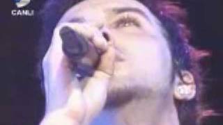 Tarkan - Uzun ince Bir Yoldayim LIVE 2003 Resimi