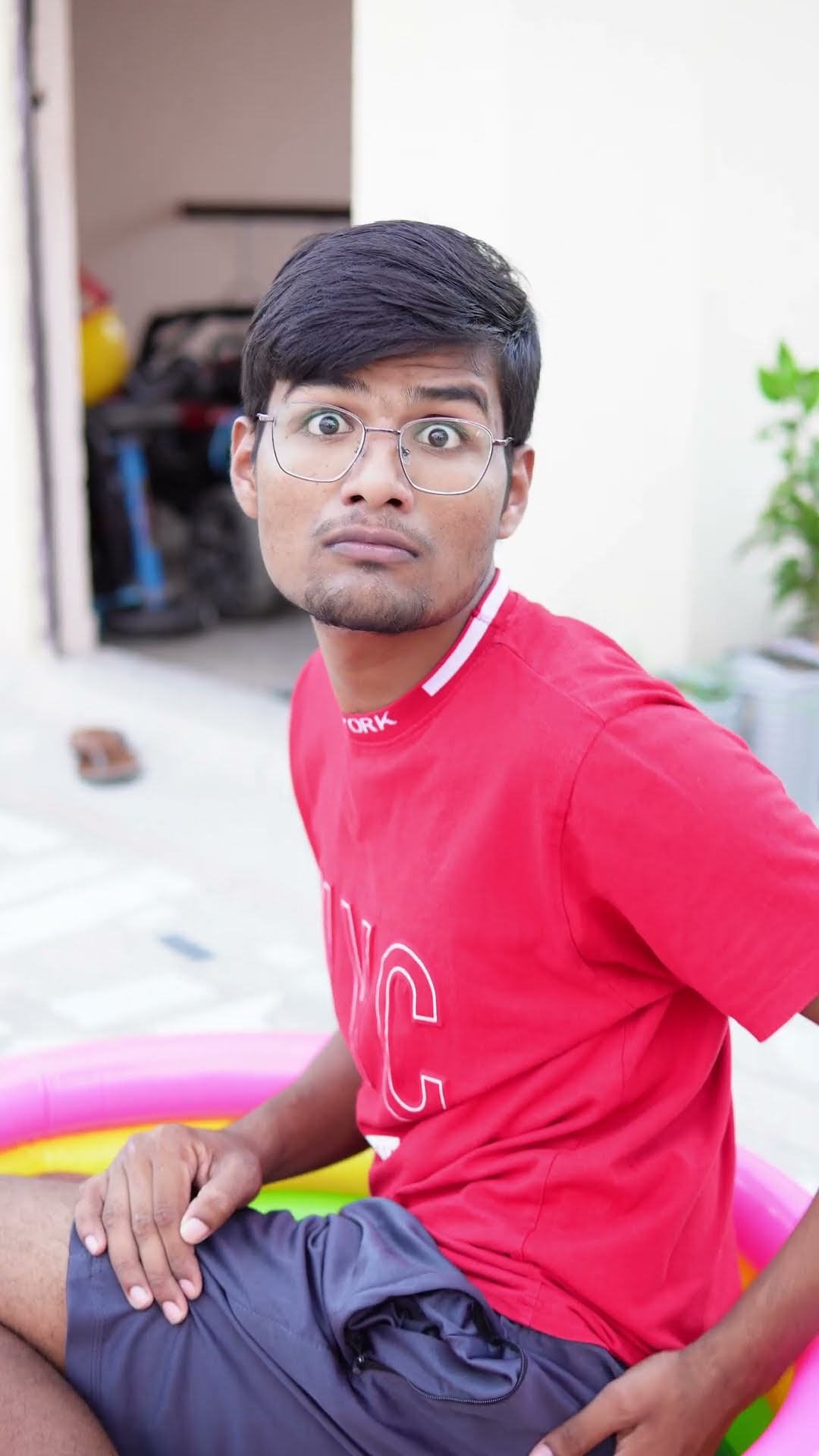 Mama ne ye kya kar diya swimming pool me?