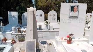 1o κοιμητήριο Αθηνών-Όλοι οι σπουδαίοι τραγουδιστές στην ίδια γειτονιά