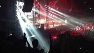 VAN HALEN 2013/6/26 大阪公演のオープニングです。 ドームとちょっと始...