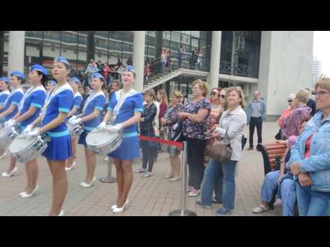 როგორ ხვდება ვლადივოსტოკი გემით მოსულ უცხოელ ტურისტებს