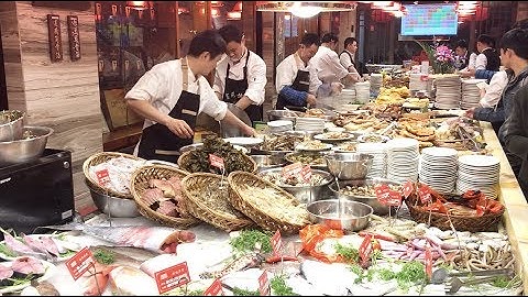 廣東豪華大排檔，20米長桌擺滿400多種菜！一條魚110元，一座難求 - 天天要聞