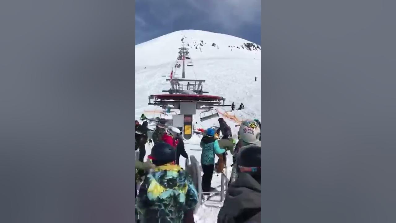 трагедия на горнолыжном подъемнике на садзеле в гудаури. подъемник вышел из строя. подъемник вышел из строя. гудаури подъемник. подъемник вышел из строя.