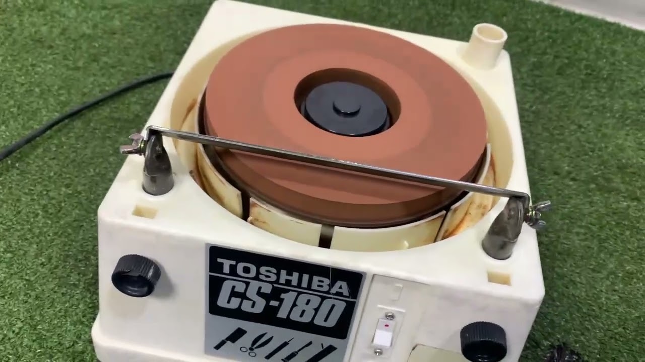 【中古】【動作OK】【店頭引取限定】　刃物研磨機　ＴＯＳＨＩＢＡ　ＣＳ－１８０Ｂ　箱付き 東芝 TOSHIBA 刃物研ぎ機 CS-180の中古 中古C傷汚れあり 《埼玉・鴻巣