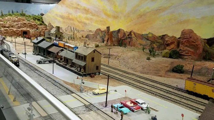 DL 3642 runs at the Treasure Coast Model Railroad layout 04/18/17 Part 2