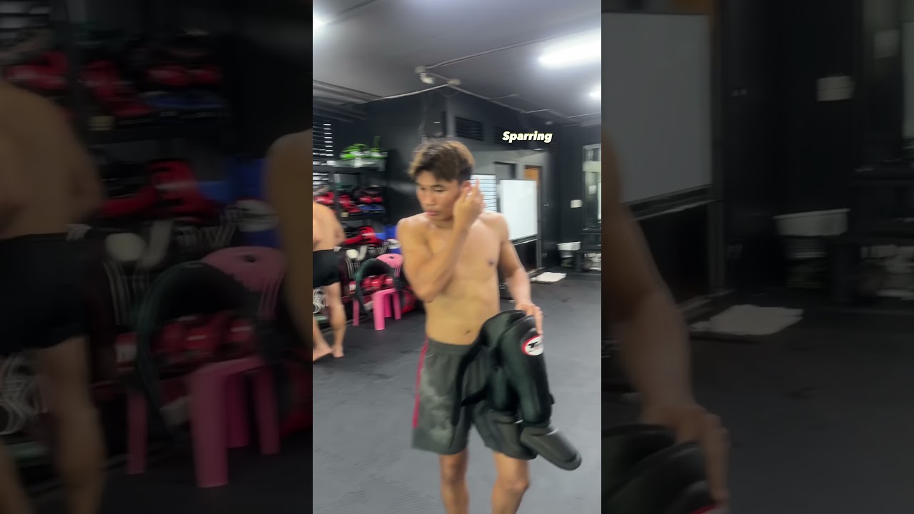 Morning session at Petchyindee Academy 